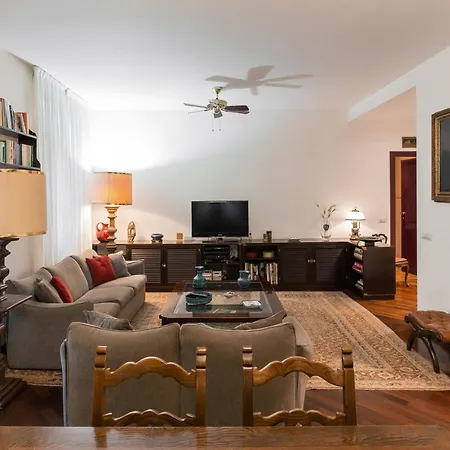 Apartment Wide And Comfy 2 Bedrooms Apartment! *