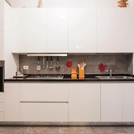Wide And Comfy 2 Bedrooms Apartment! Mailand