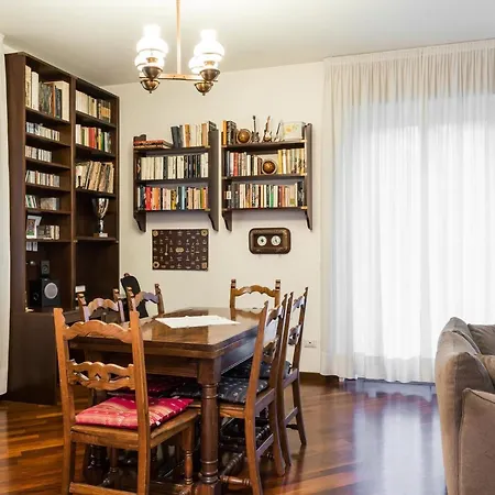 Apartment Wide And Comfy 2 Bedrooms Apartment!